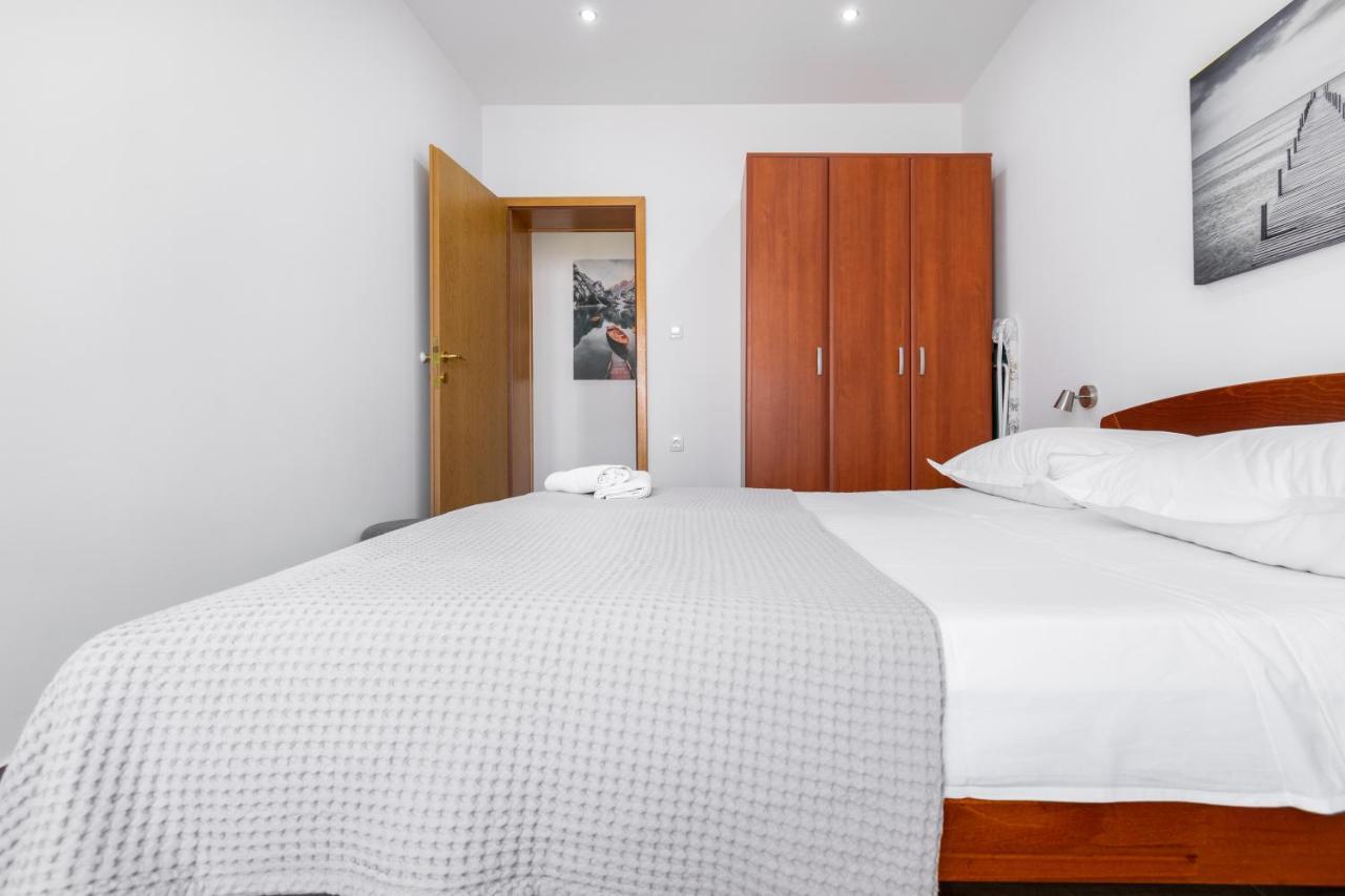 Apartmani Roko Baska Voda Luaran gambar