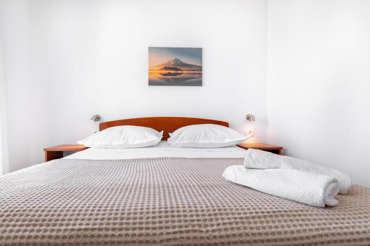 Apartmani Roko Baska Voda Luaran gambar