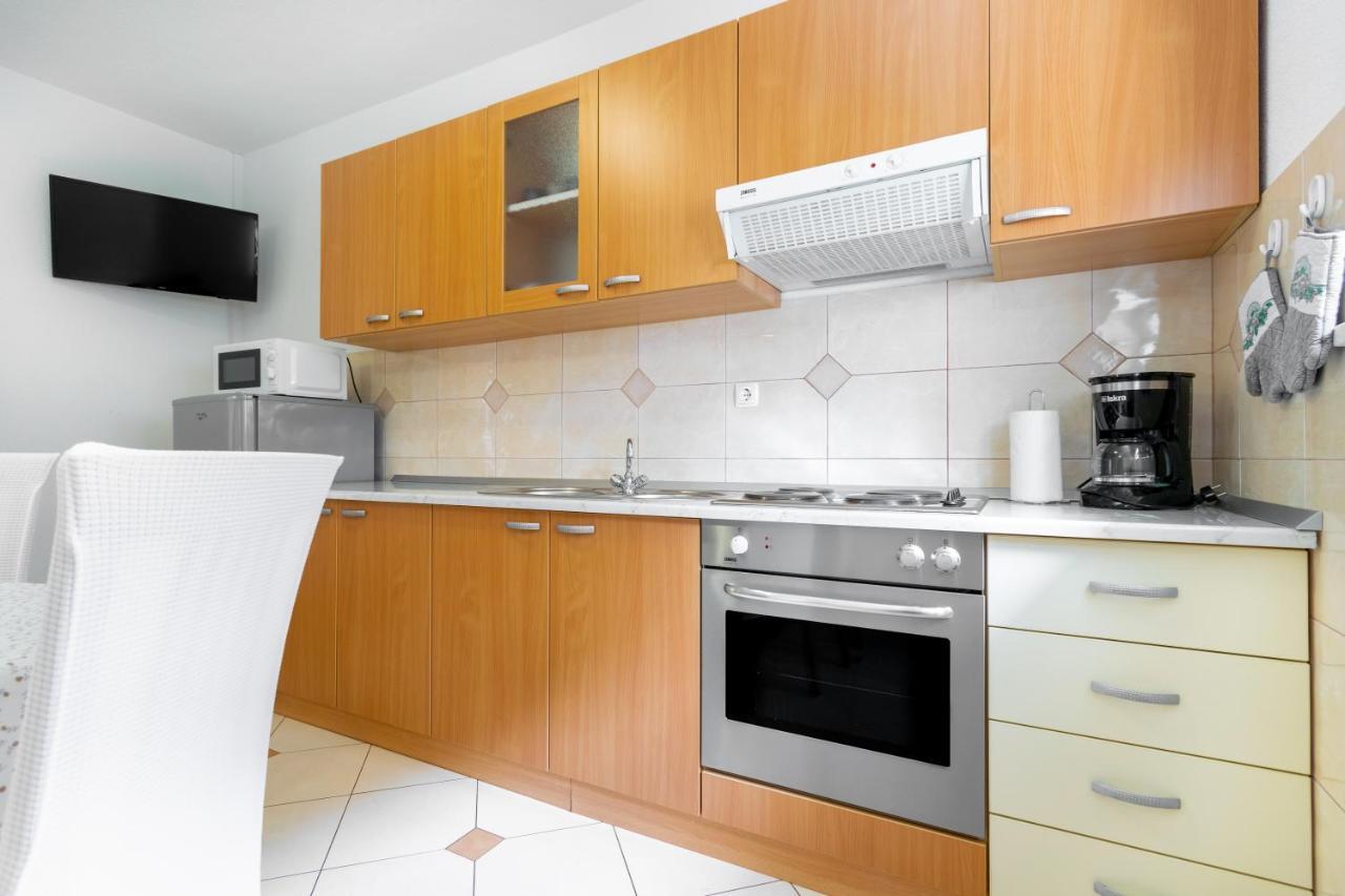 Apartmani Roko Baska Voda Luaran gambar