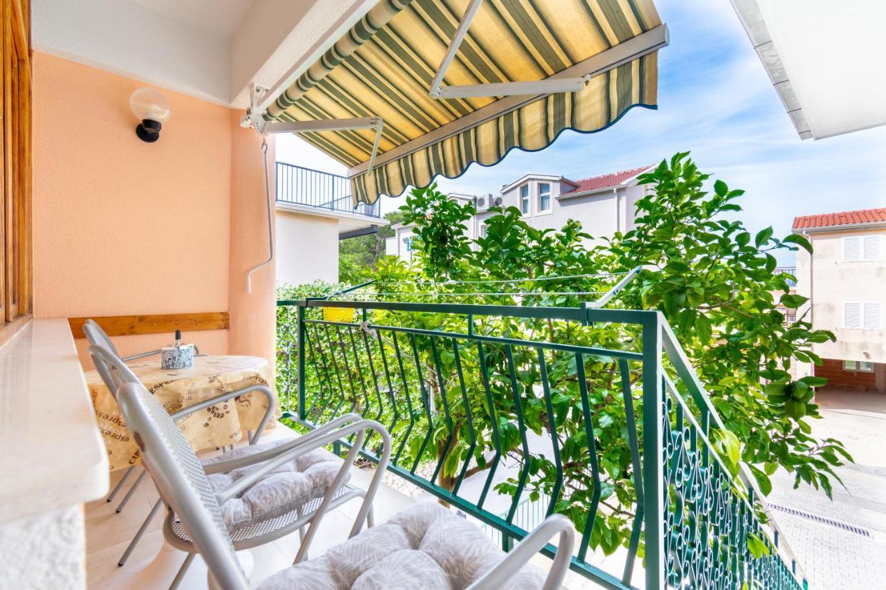 Apartmani Roko Baska Voda Luaran gambar
