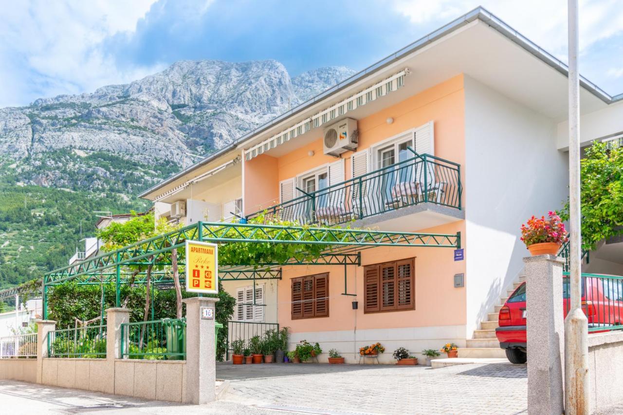 Apartmani Roko Baska Voda Luaran gambar
