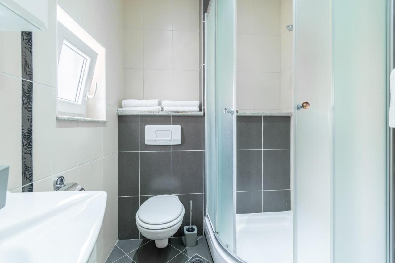 Apartmani Roko Baska Voda Luaran gambar