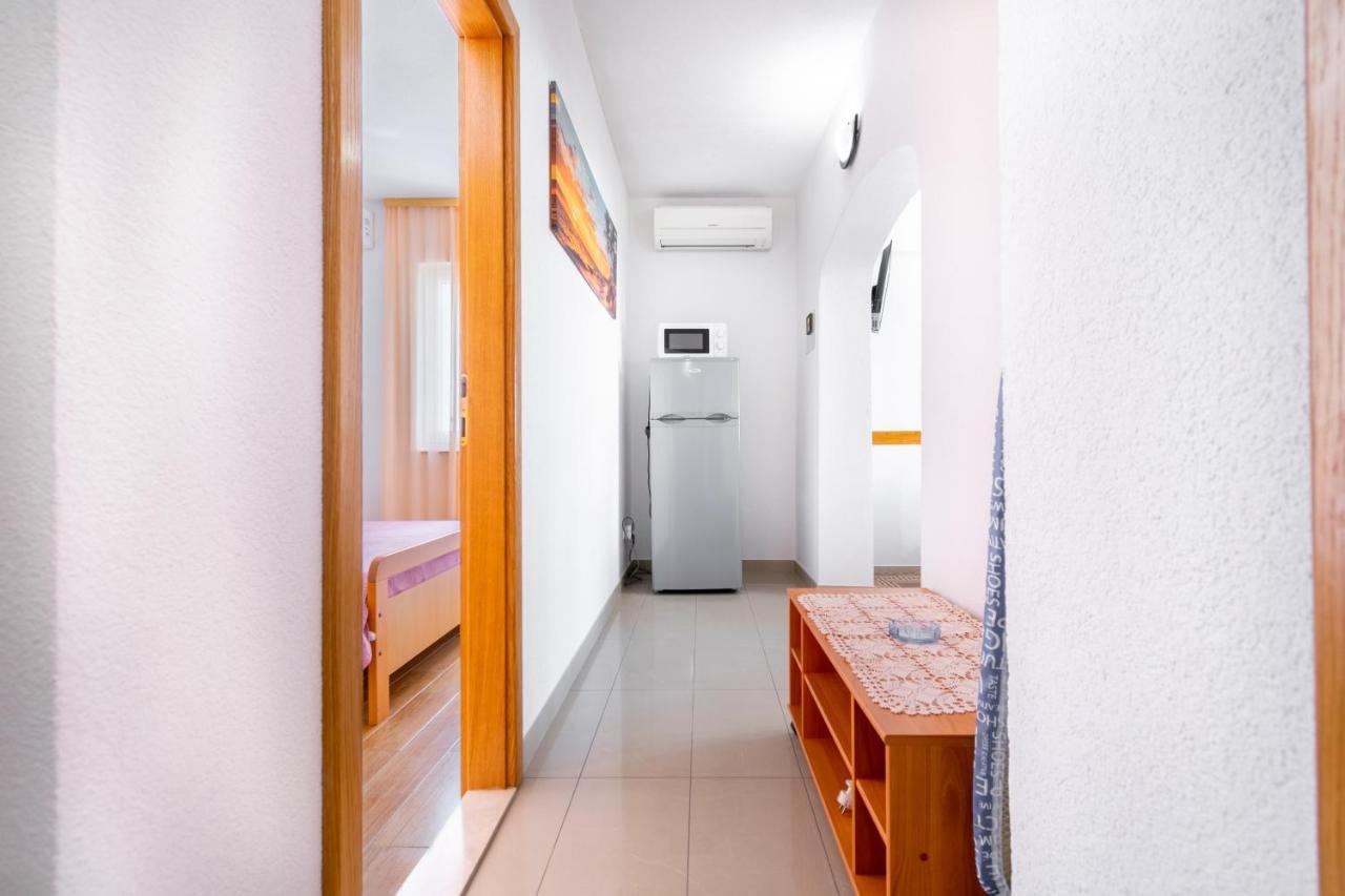 Apartmani Roko Baska Voda Luaran gambar