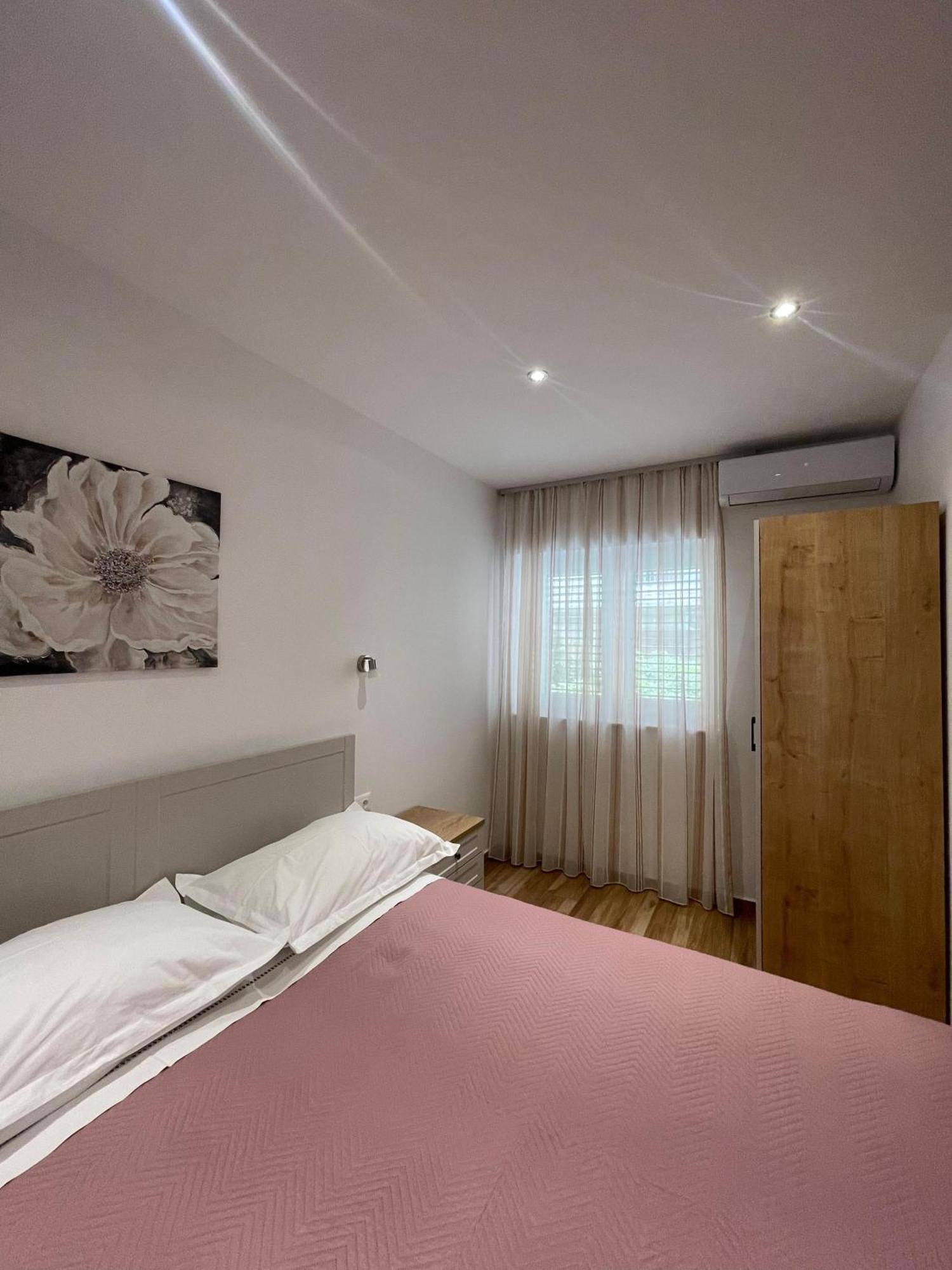 Apartmani Roko Baska Voda Luaran gambar