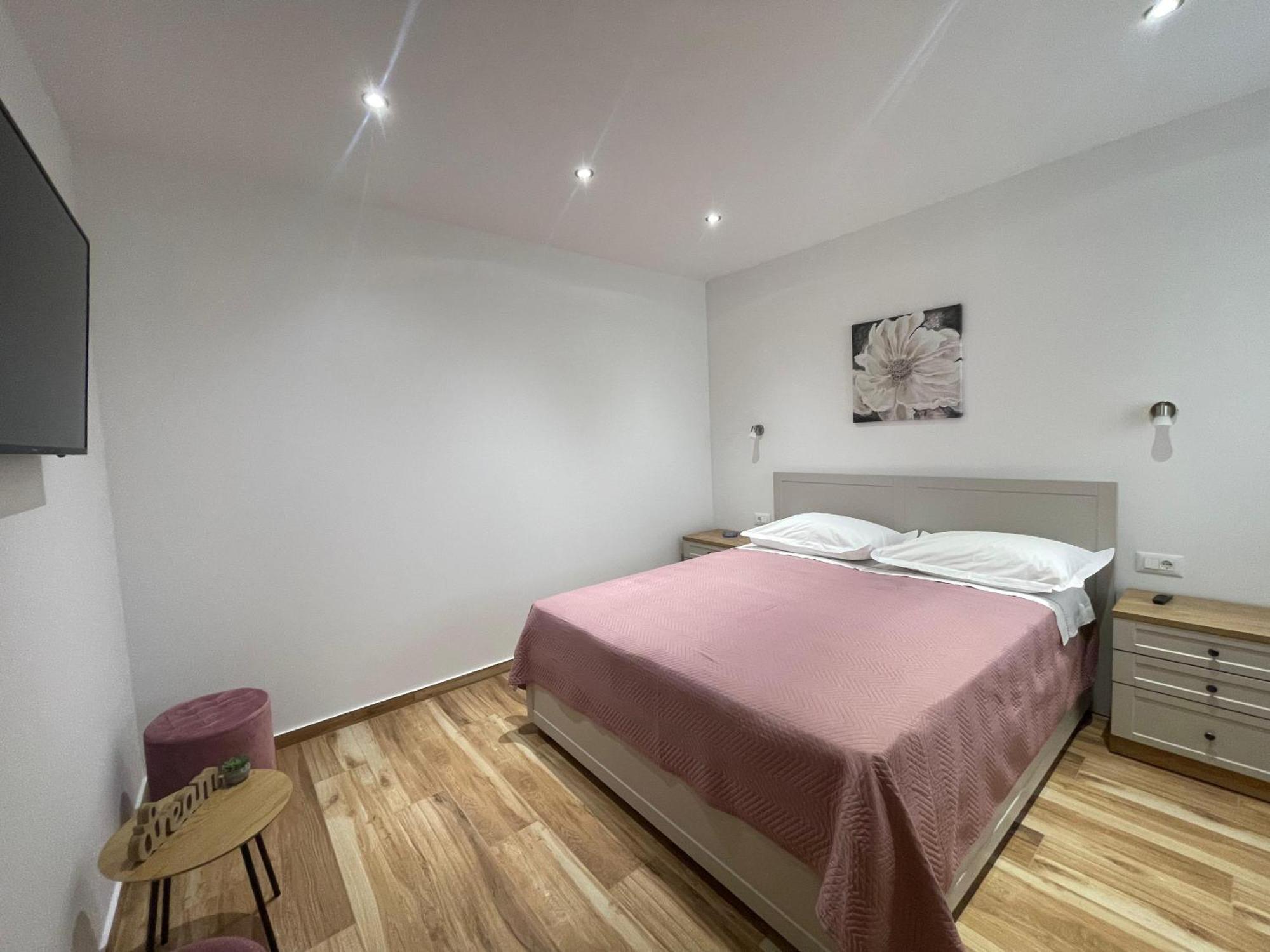 Apartmani Roko Baska Voda Luaran gambar